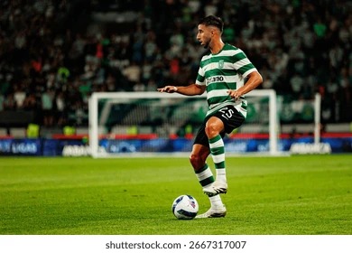 鲁媒：彭啸脚踝韧带损伤，预计要先恢复两周再进行下一步治疗